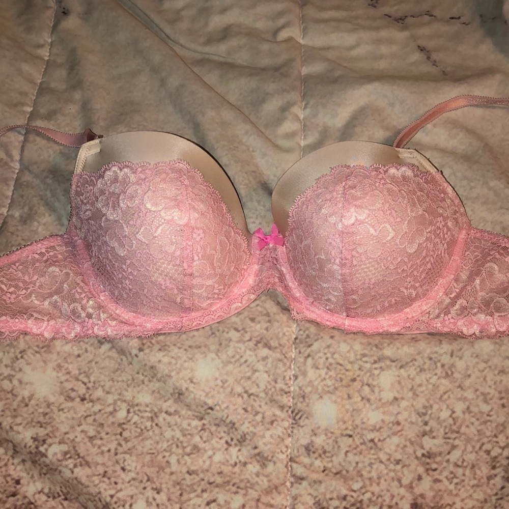 Never worn pink Victoria secret bra